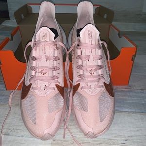 NWT Nike Zoom Gravity Women’s Size 9